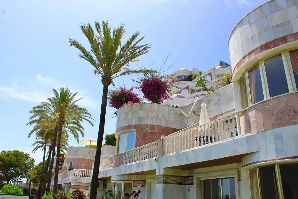 Puerto Banus Luxury Beachfront Apartment D Marbella