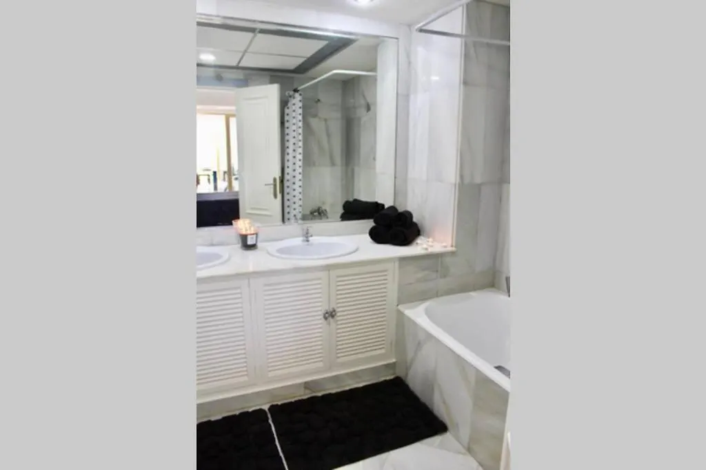 Puerto Banus Luxury Beachfront Apartment D Marbella 0*,  Spanyolország